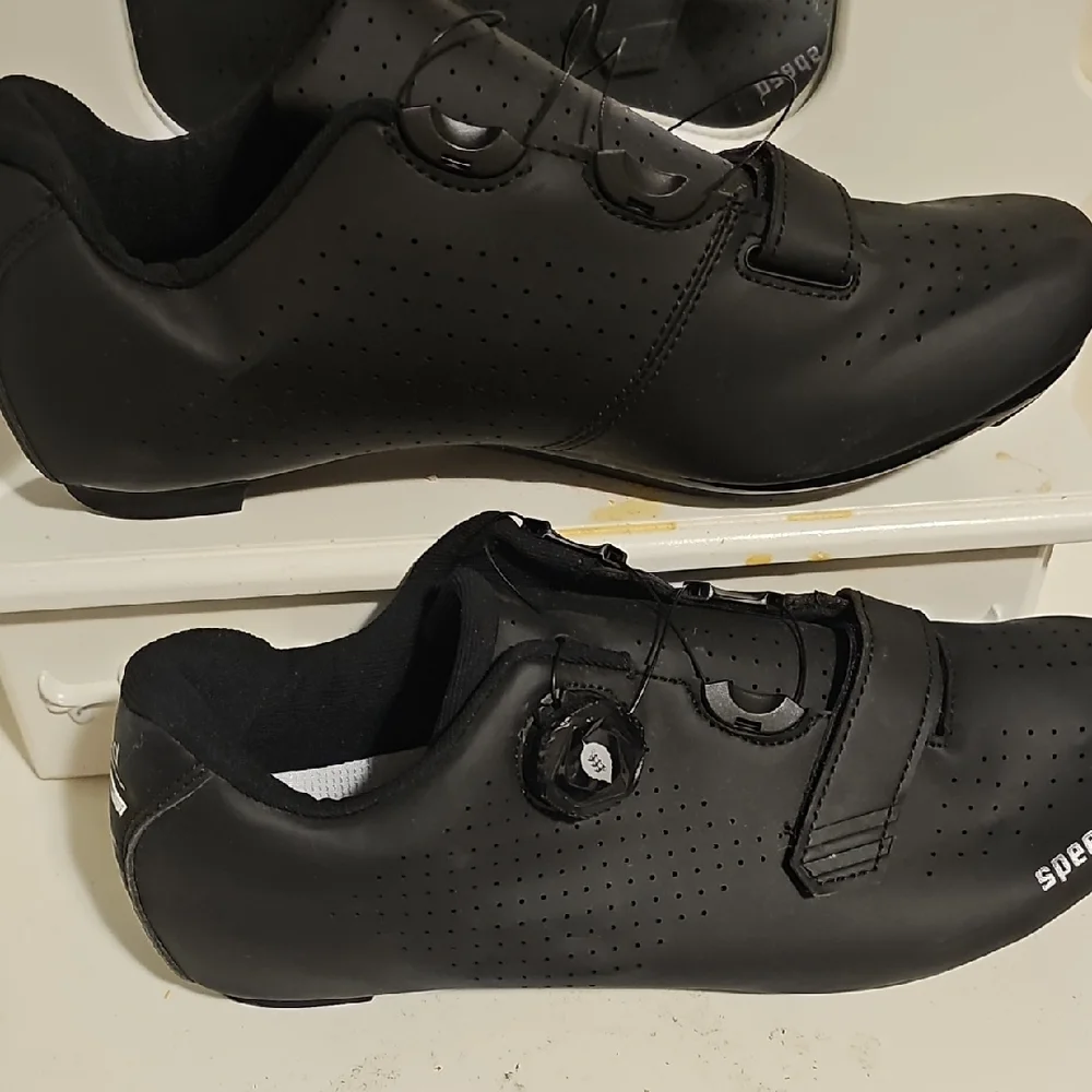 Men's Black Athletic Cycling Shoes with‎ Dial Closure